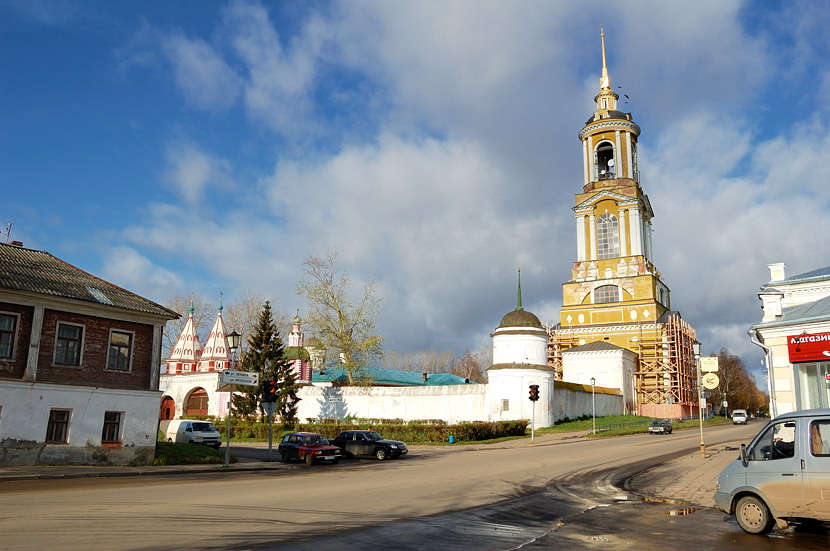 Ризоположенский монастырь суздаль. Вид на Ризоположенскую башню Суздаль.