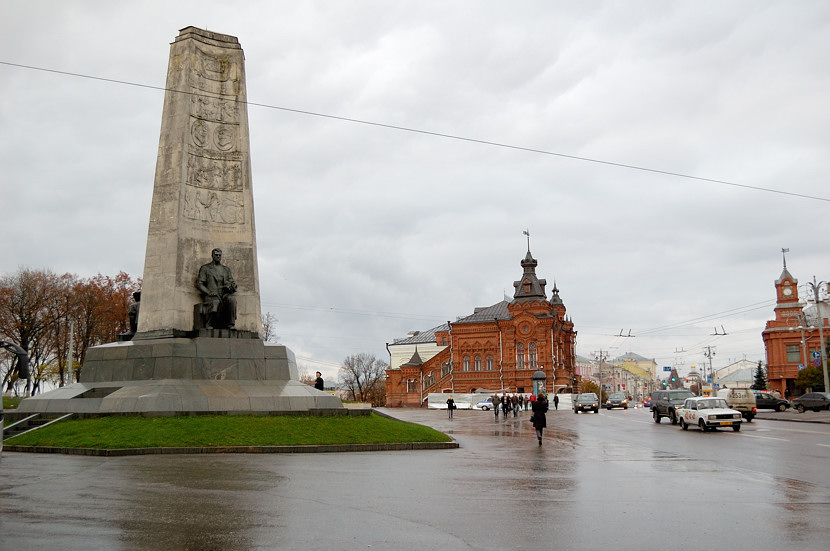 Время во владимире. Город Владимир Соборная площадь. Соборная площадь город Владимир монумент. Соблргая площадь воы Владимире. Сборная площадь г. Владимир.